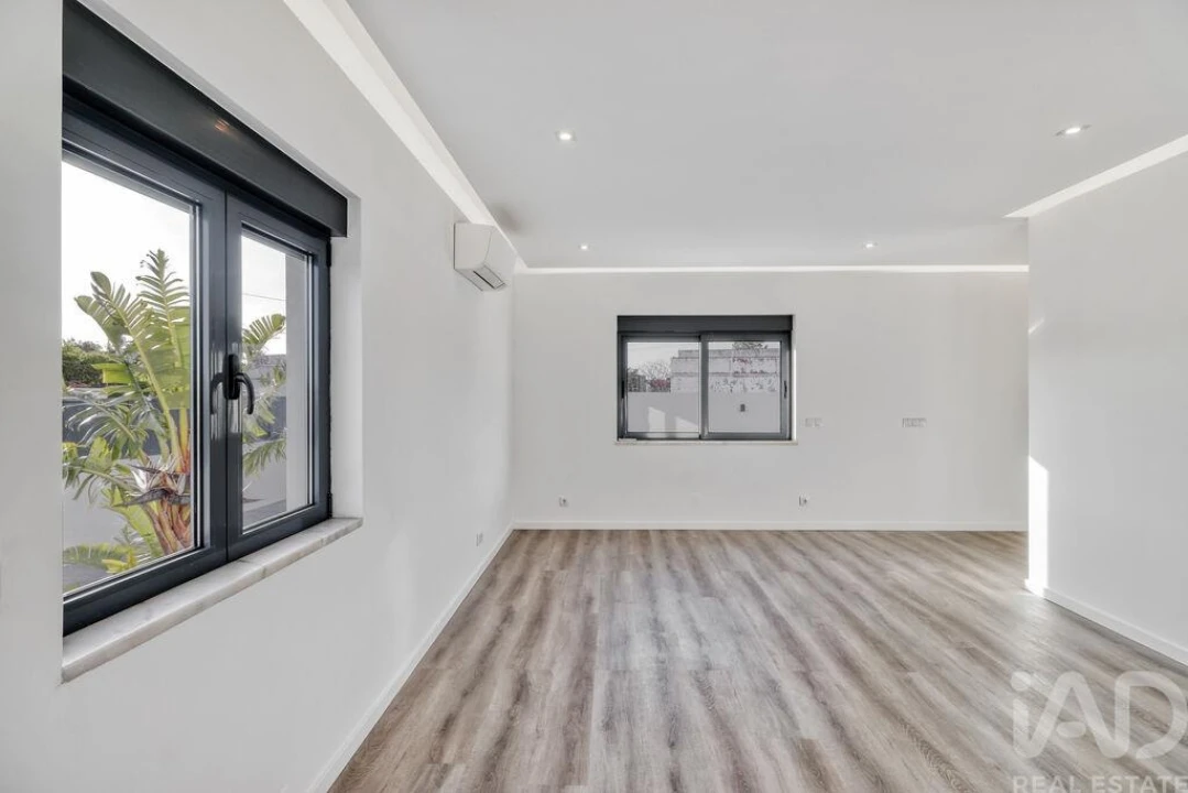 Moradia T7 para Venda em Almancil Foto 27