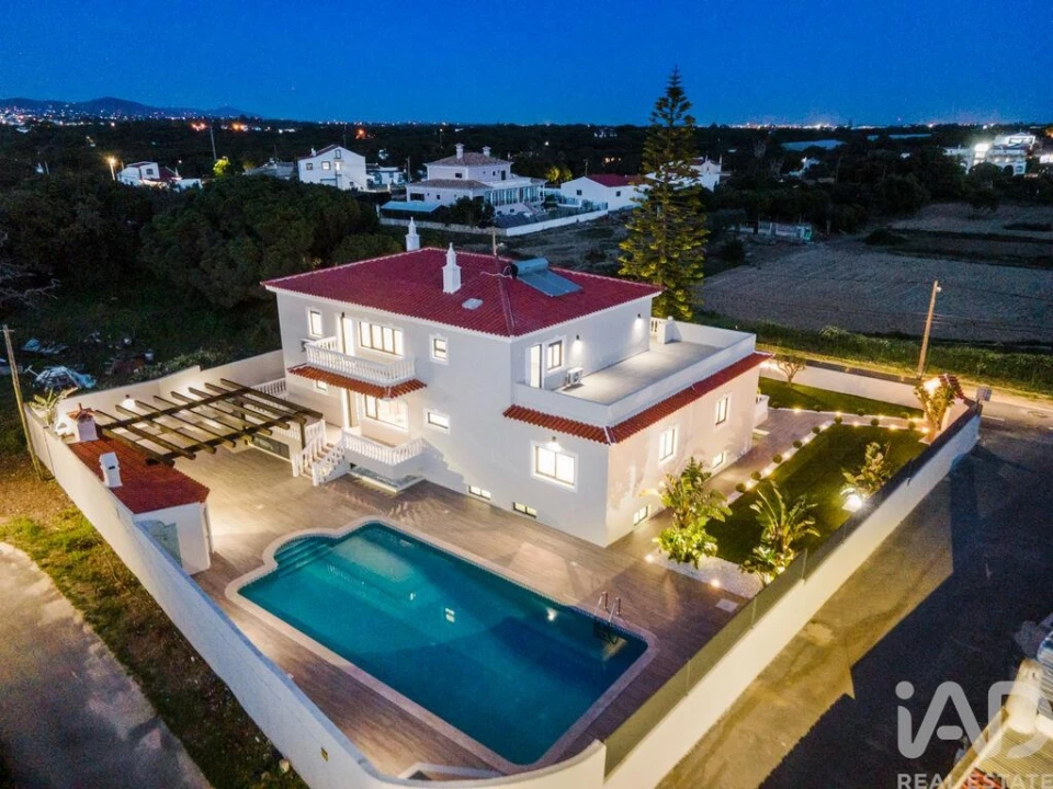 Moradia T7 para Venda em Almancil Foto 38