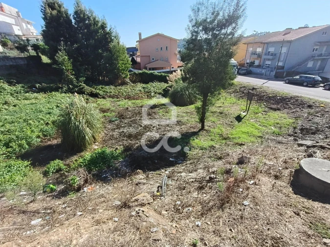 Terreno para Venda em Fânzeres e São Pedro da Cova Foto 9