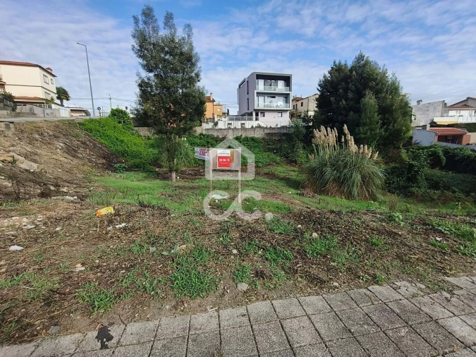 Terreno para Venda em Fânzeres e São Pedro da Cova Foto 6