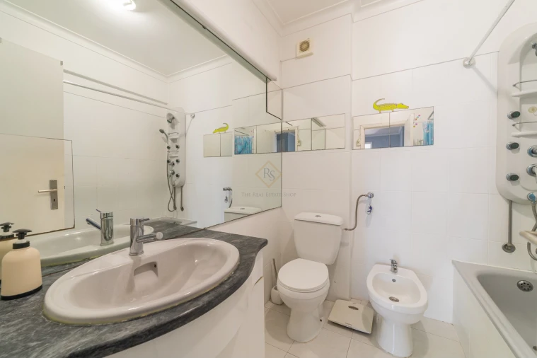 Apartamento T1 para Venda em Carcavelos e Parede Foto 14