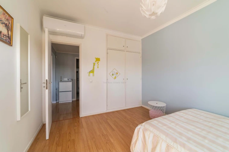 Apartamento T1 para Venda em Carcavelos e Parede Foto 8