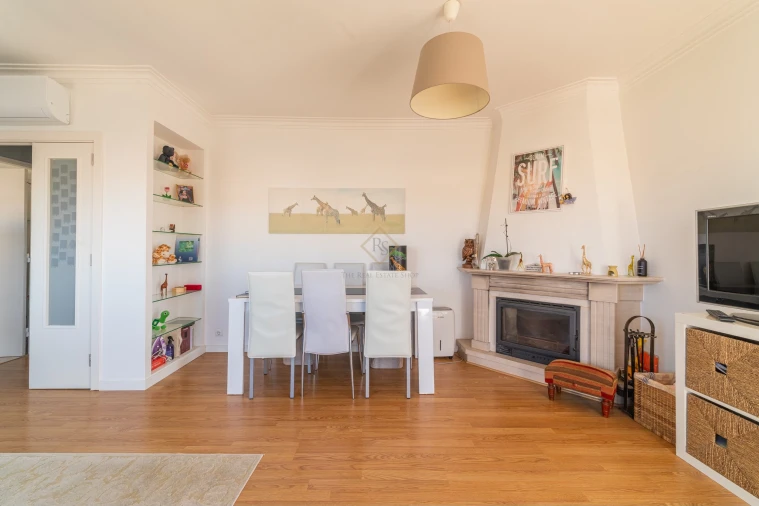 Apartamento T1 para Venda em Carcavelos e Parede Foto 7