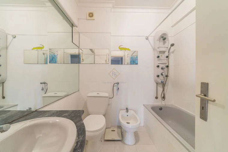 Apartamento T1 para Venda em Carcavelos e Parede Foto 15