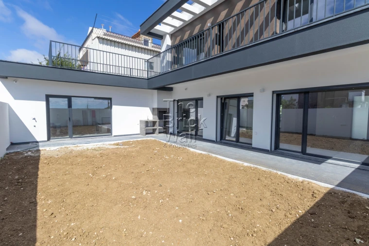 Moradia T4 para Venda em Santa Iria de Azoia, São João da Talha e Bobadela Foto 49