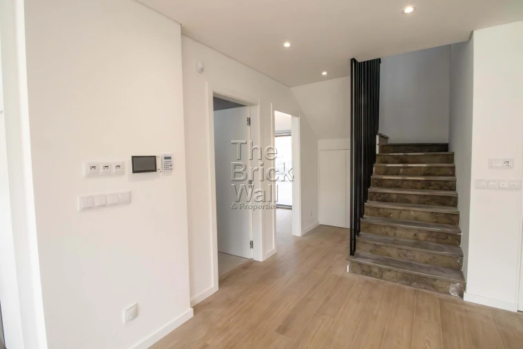 Moradia T4 para Venda em Santa Iria de Azoia, São João da Talha e Bobadela Foto 16