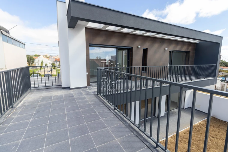 Moradia T4 para Venda em Santa Iria de Azoia, São João da Talha e Bobadela Foto 44