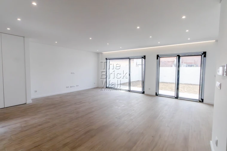 Moradia T4 para Venda em Santa Iria de Azoia, São João da Talha e Bobadela Foto 7