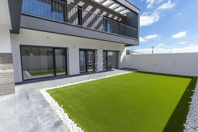 Moradia T4 para Venda em Santa Iria de Azoia, São João da Talha e Bobadela Foto 1