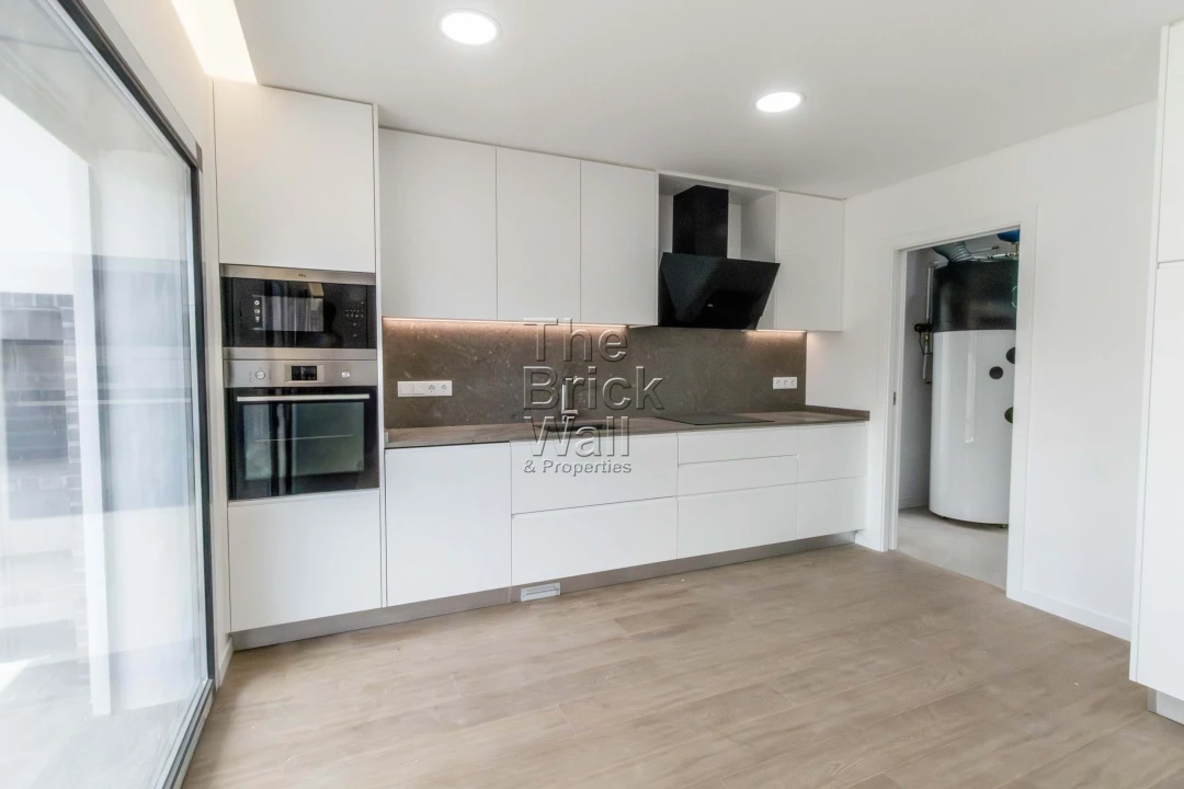 Moradia T4 para Venda em Santa Iria de Azoia, São João da Talha e Bobadela Foto 9