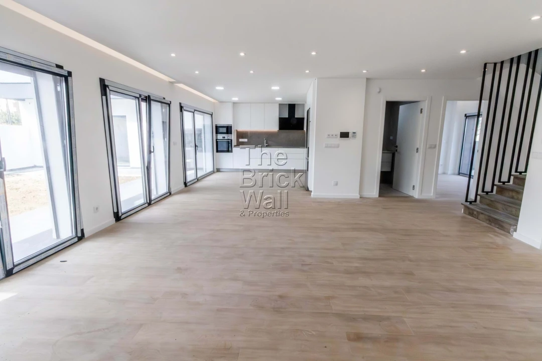 Moradia T4 para Venda em Santa Iria de Azoia, São João da Talha e Bobadela Foto 4