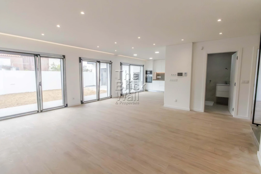 Moradia T4 para Venda em Santa Iria de Azoia, São João da Talha e Bobadela Foto 3