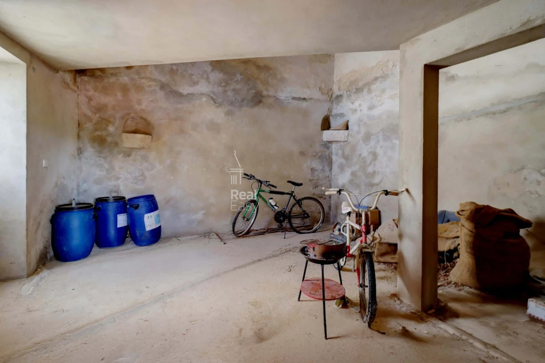 Moradia T6 para Venda em Alte Foto 25