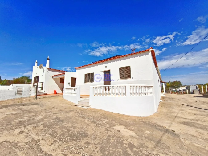 Quinta T6 para Venda em Armação de Pera