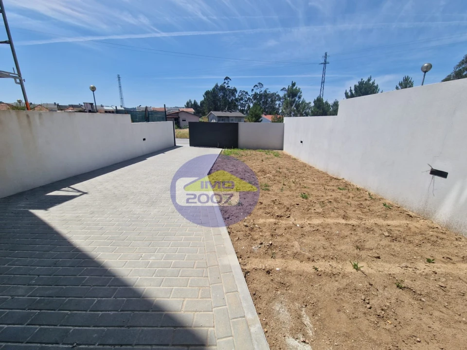 Moradia T3 para Venda em Lobão, Gião, Louredo e Guisande Foto 23
