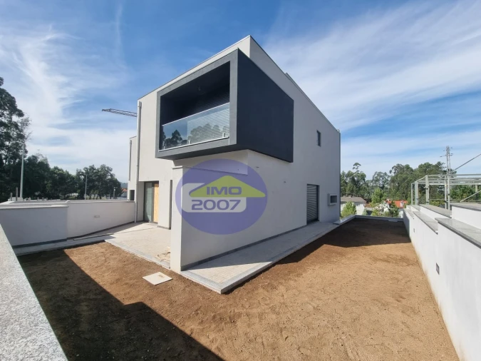 Moradia T3 para Venda em Lobão, Gião, Louredo e Guisande Foto 1