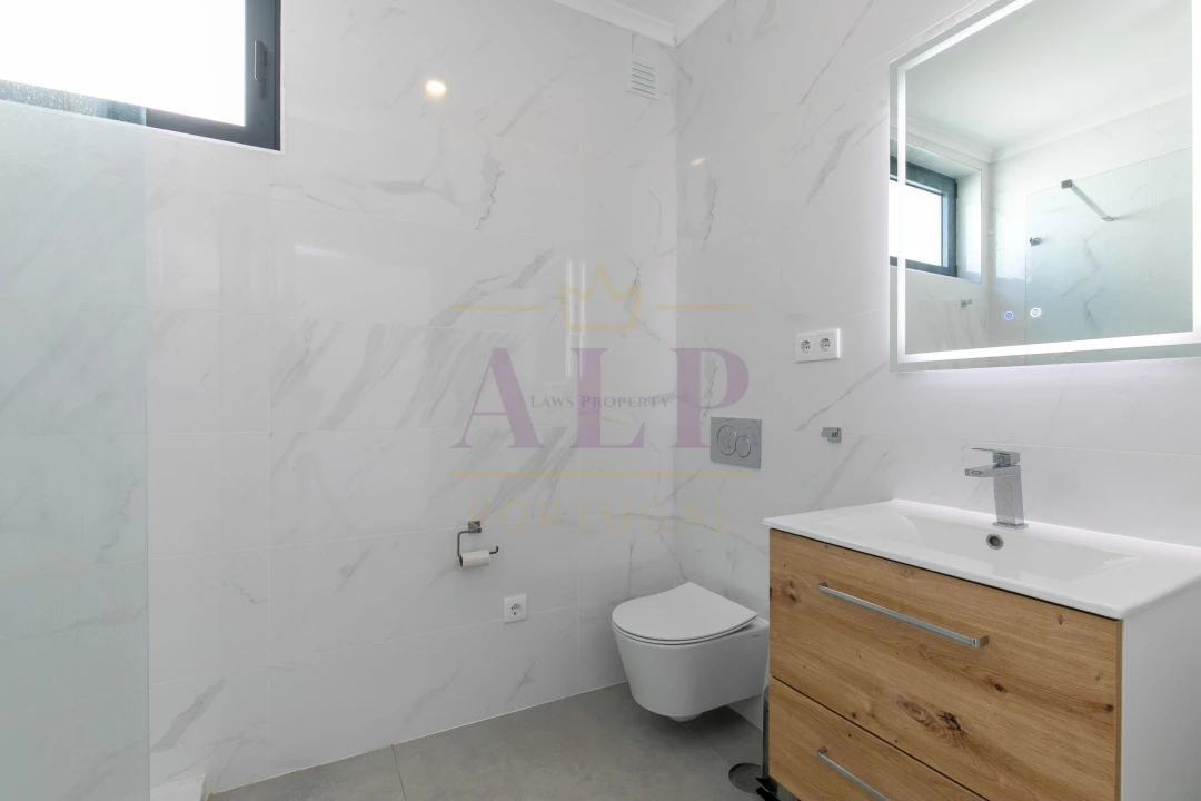 Moradia T3 para Venda em Lagos (São Sebastião e Santa Maria) Foto 29