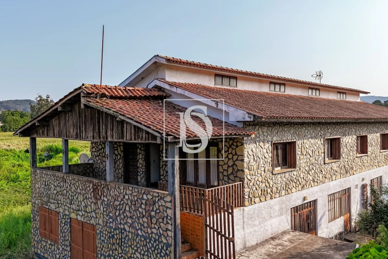 Moradia T4 para Venda em Cossourado Foto 5