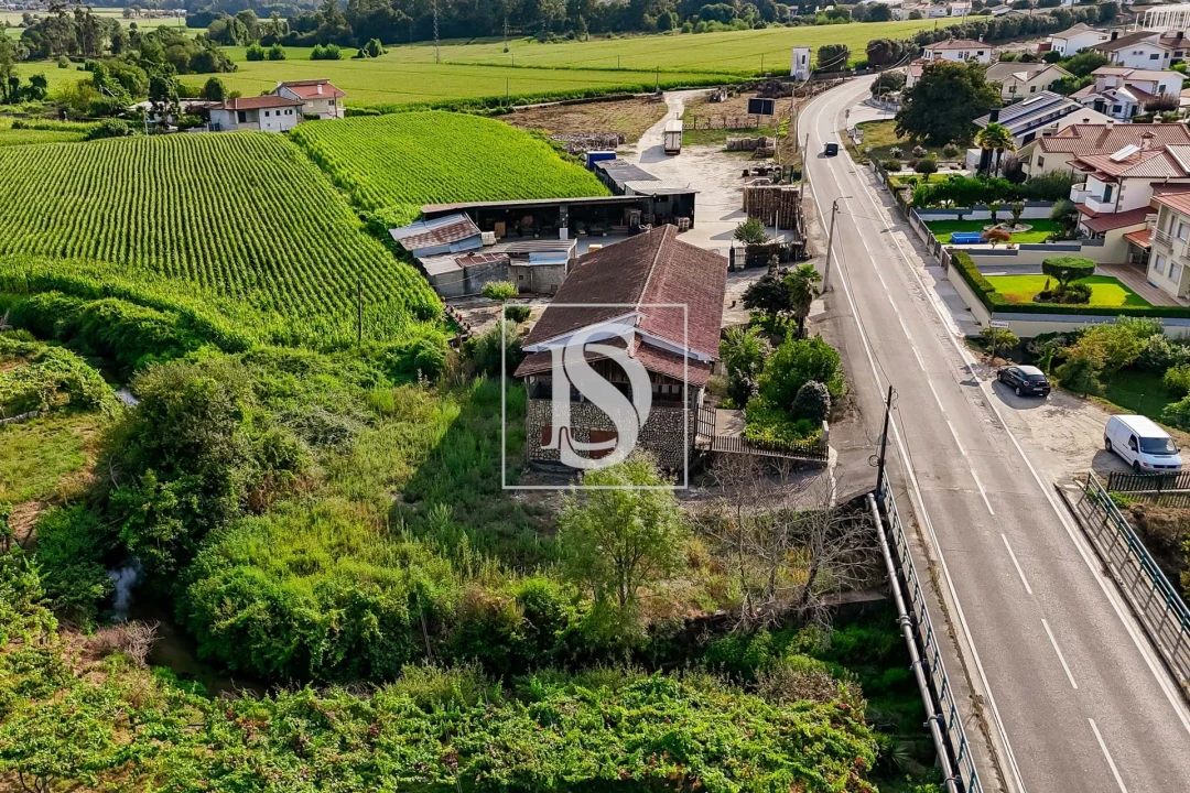 Moradia T4 para Venda em Cossourado Foto 39