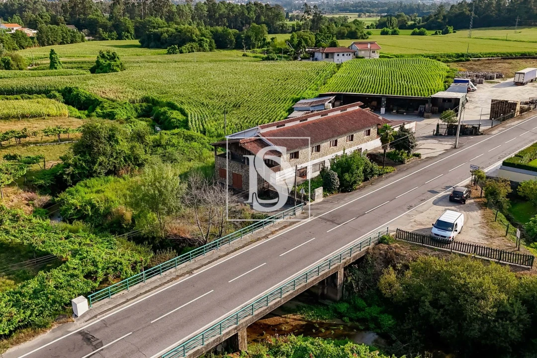 Moradia T4 para Venda em Cossourado Foto 38