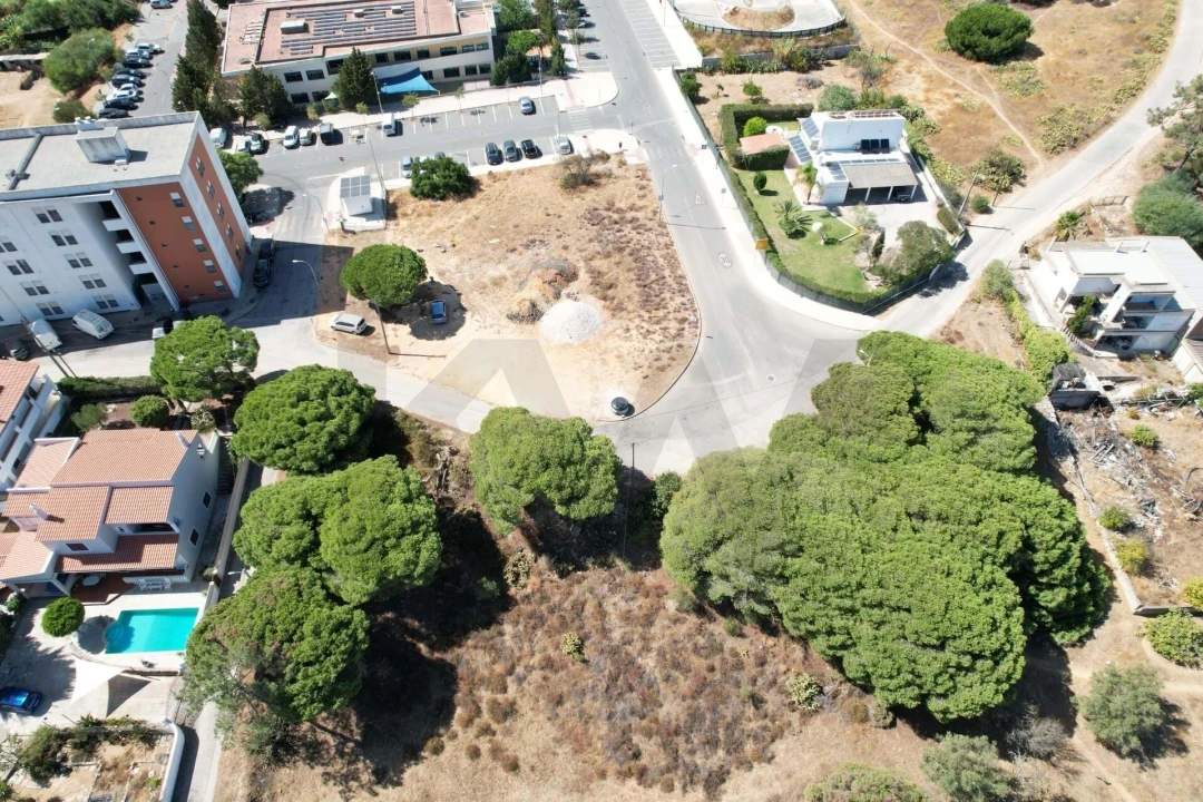 Terreno para Venda em Quarteira Foto 10