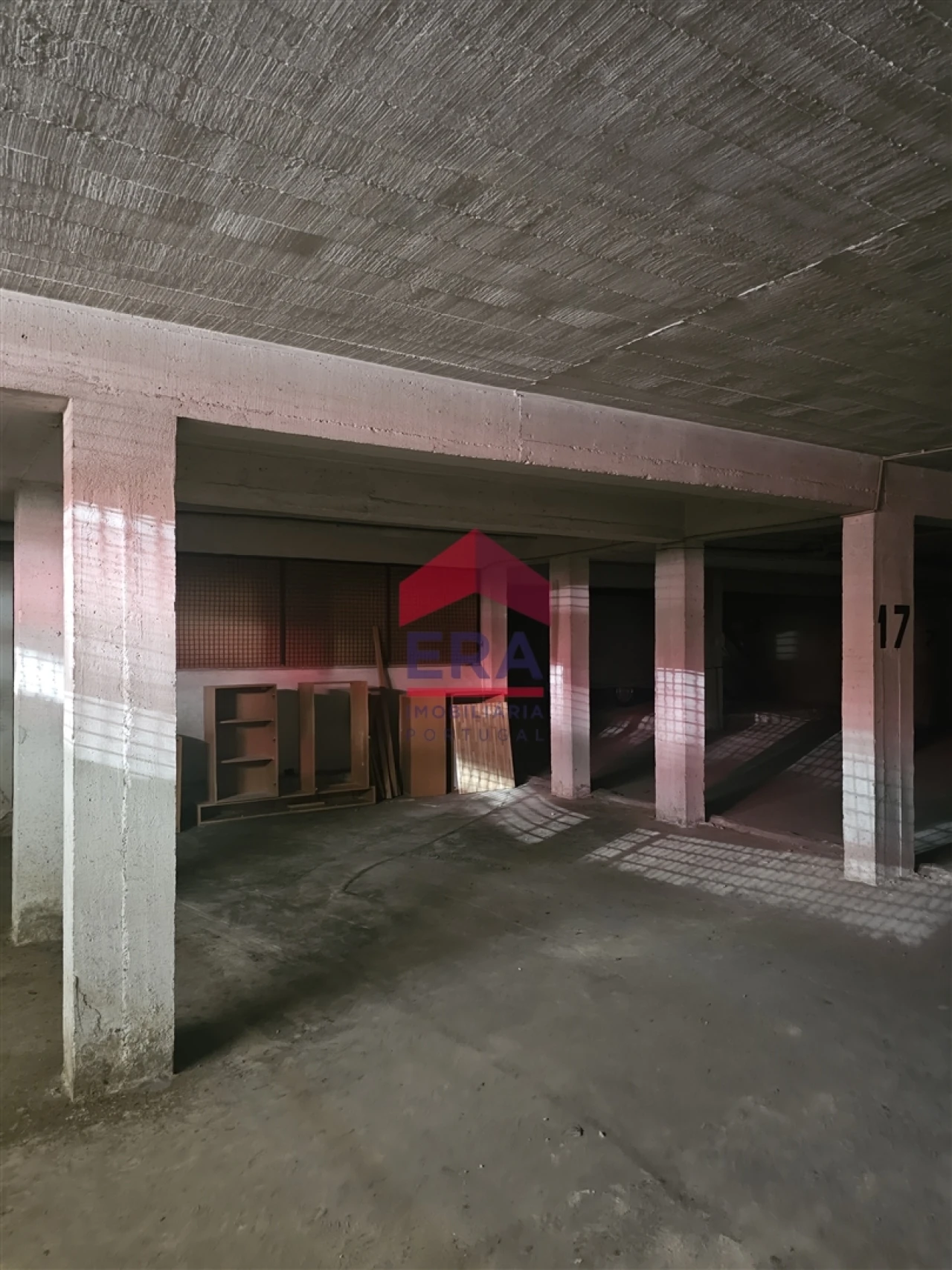 Garagem para Venda em Olhão Foto 4