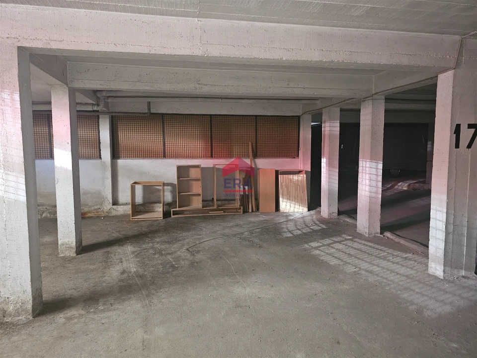 Garagem para Venda em Olhão Foto 7