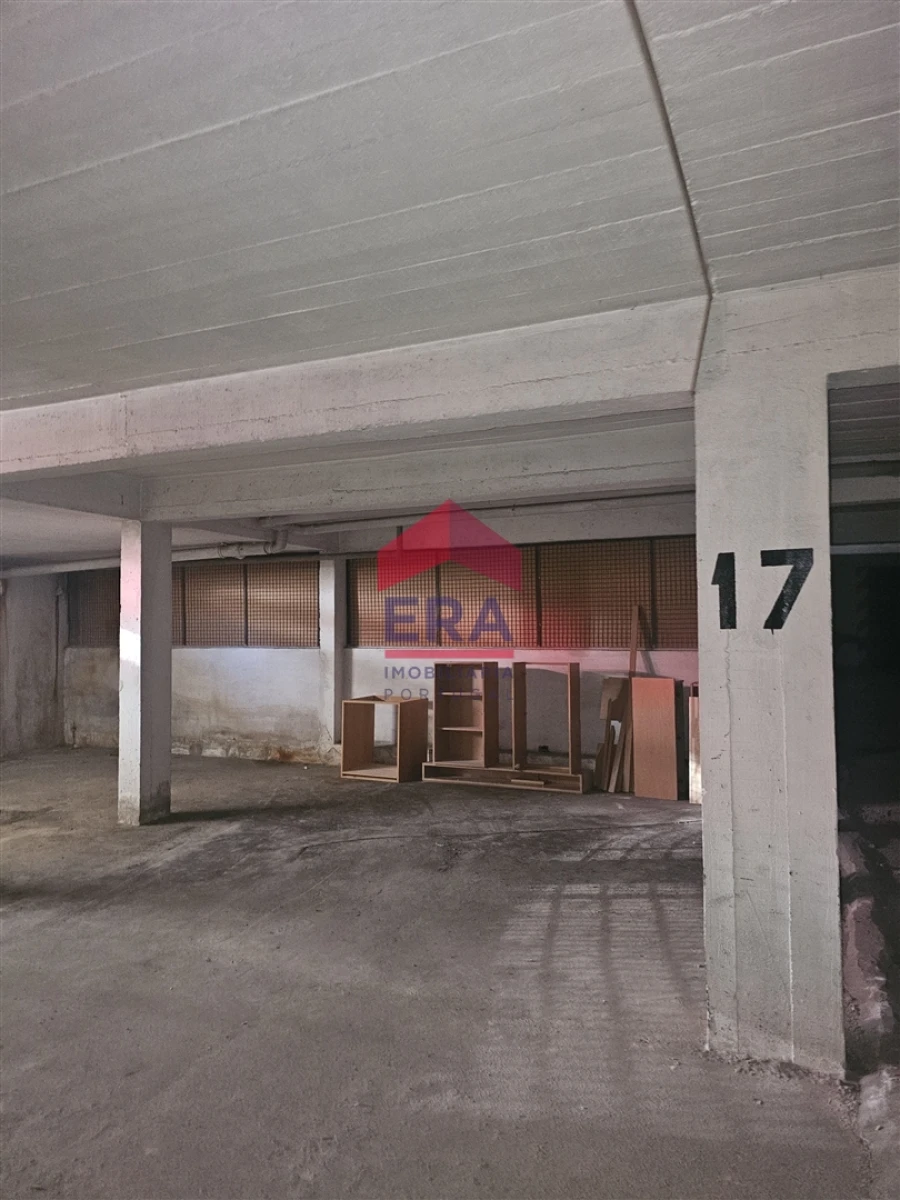 Garagem para Venda em Olhão Foto 9