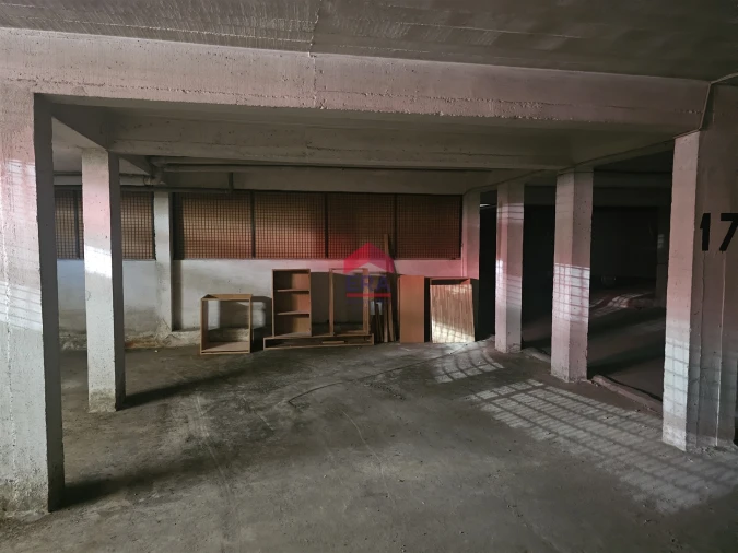 Garagem para Venda em Olhão Foto 5