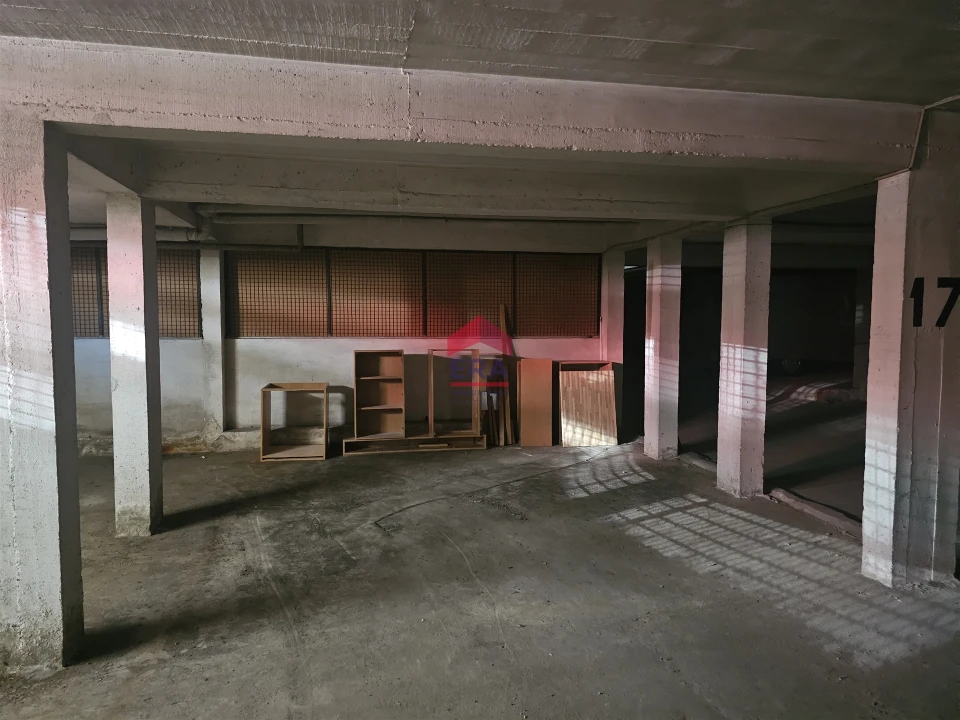 Garagem para Venda em Olhão Foto 5