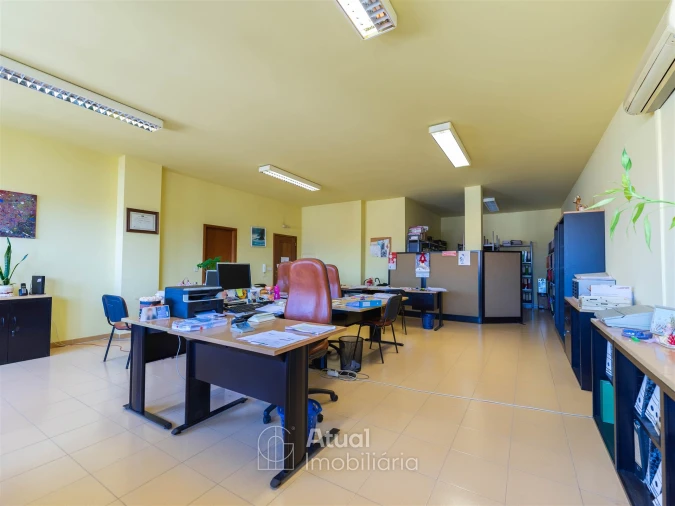 Loja para Venda em São Tomé de Negrelos Foto 3