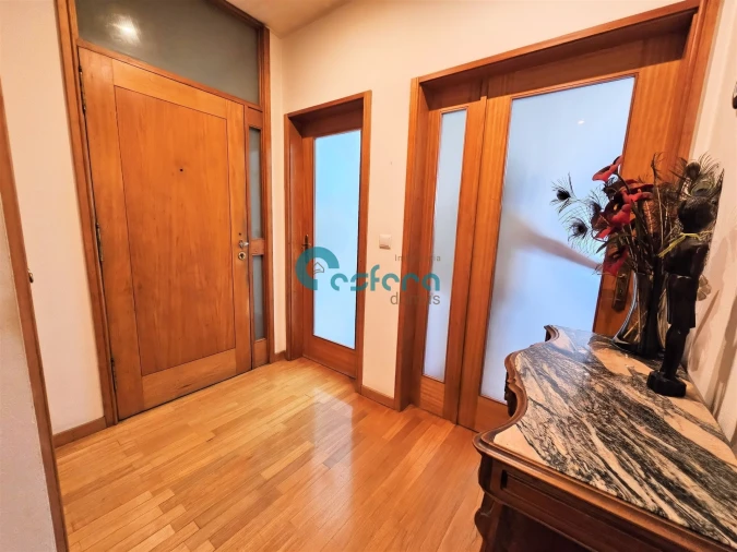 Apartamento T4 para Venda em Mafamude e Vilar do Paraíso Foto 10