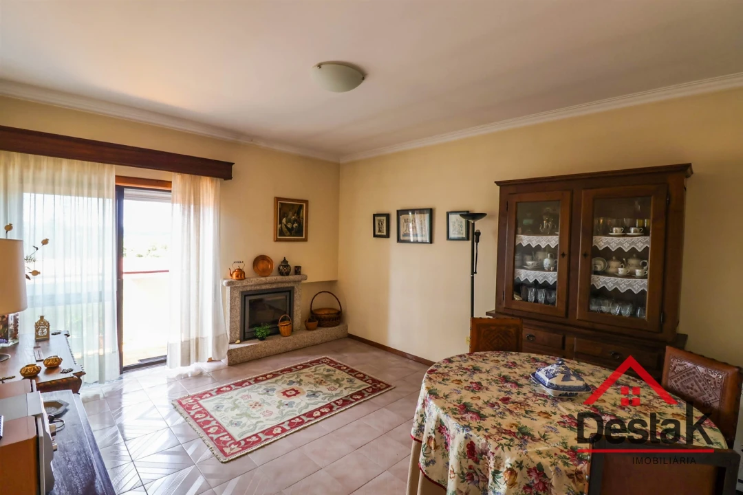 Apartamento T2 para Venda em Viseu Foto 6