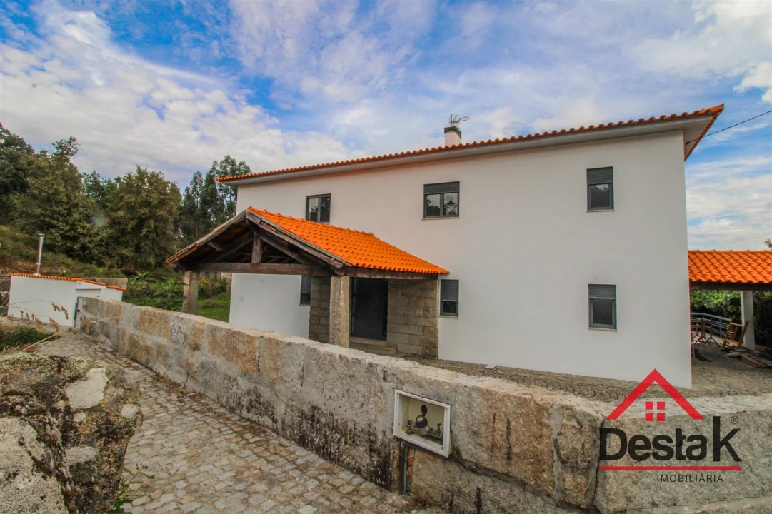 Moradia T6 para Venda em Carvalhais e Candal Foto 2