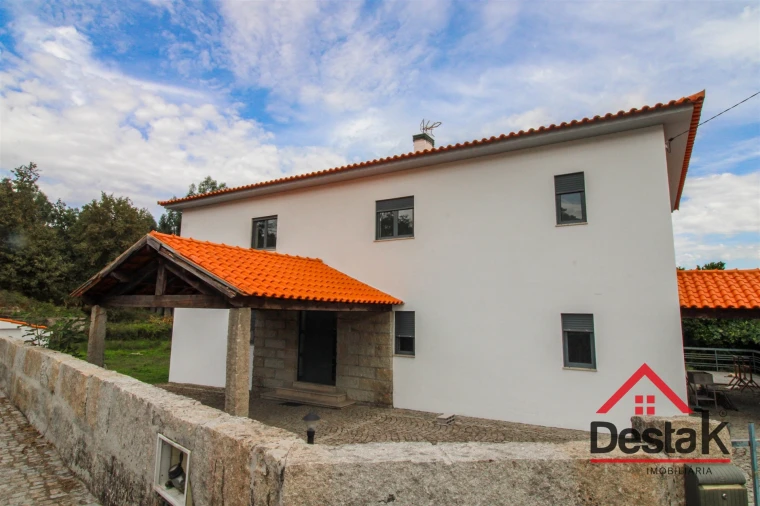 Moradia T6 para Venda em Carvalhais e Candal Foto 1