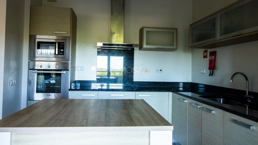 Moradia T2 para Arrendamento em Odiaxere Foto 6