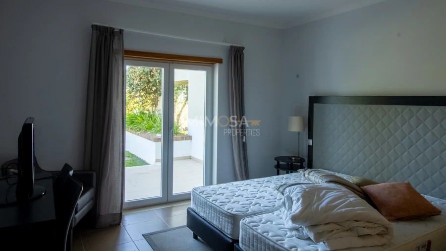 Moradia T2 para Arrendamento em Odiaxere Foto 25