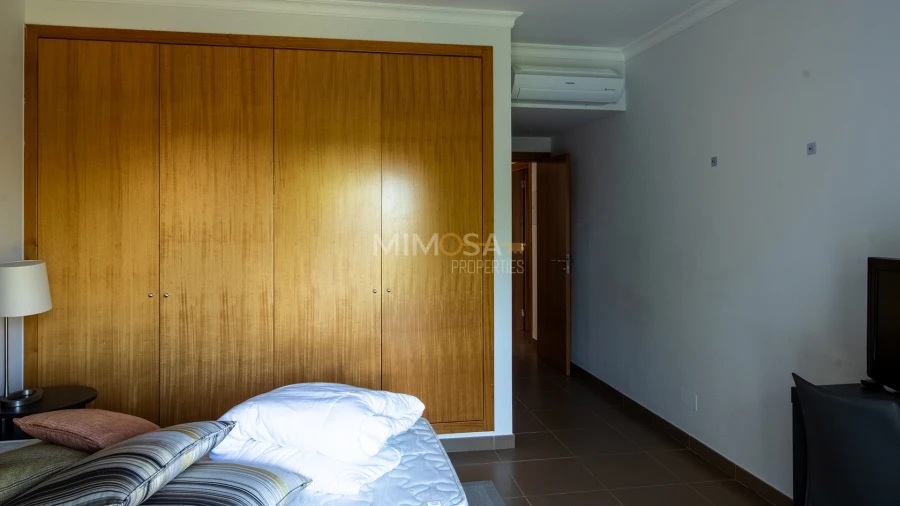 Moradia T2 para Arrendamento em Odiaxere Foto 26