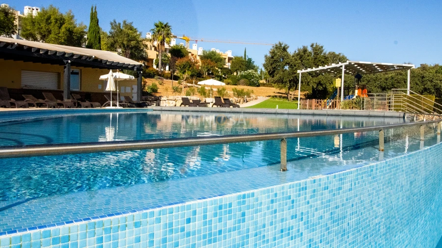 Moradia T2 para Arrendamento em Odiaxere Foto 33