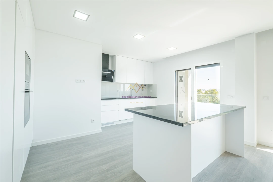 Apartamento T5 para Venda em Montijo e Afonsoeiro Foto 16