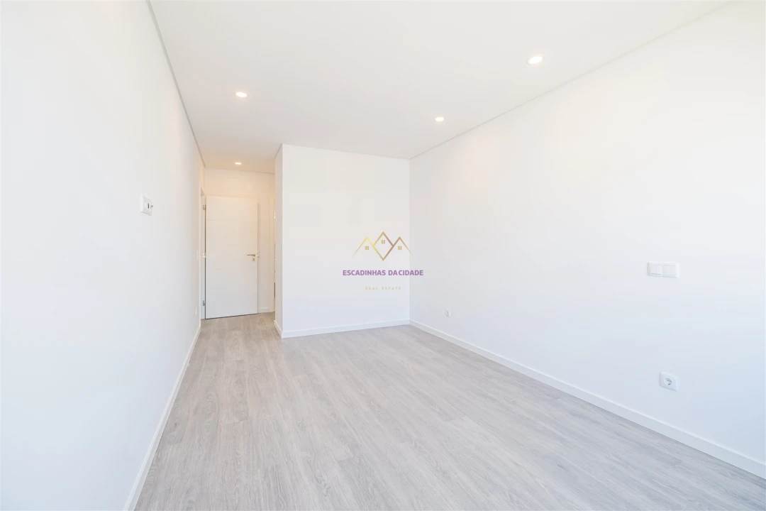 Apartamento T5 para Venda em Montijo e Afonsoeiro Foto 53