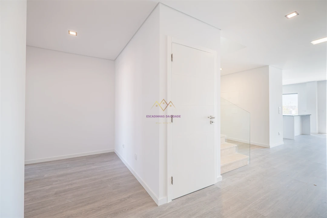 Apartamento T5 para Venda em Montijo e Afonsoeiro Foto 30