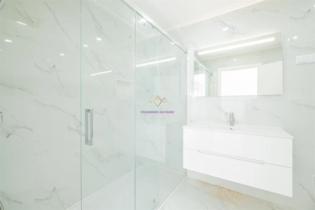 Apartamento T5 para Venda em Montijo e Afonsoeiro Foto 4