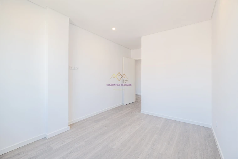 Apartamento T5 para Venda em Montijo e Afonsoeiro Foto 42
