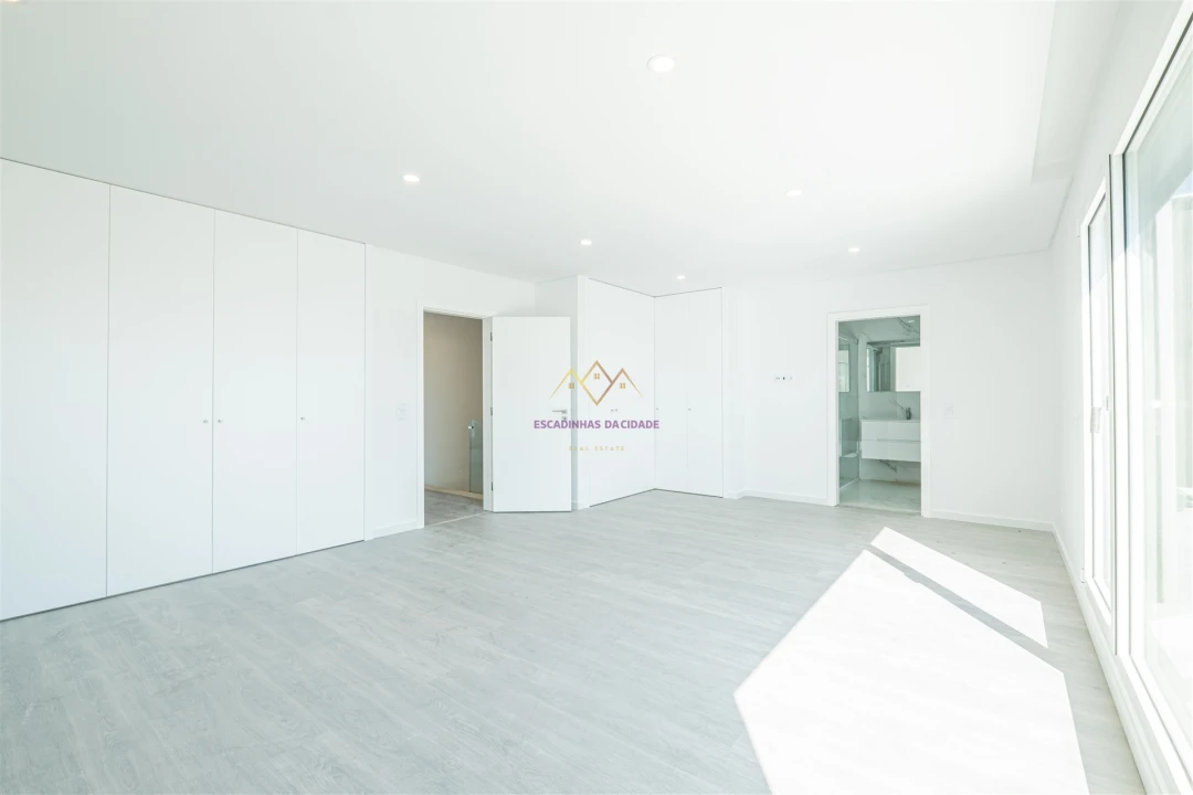 Apartamento T5 para Venda em Montijo e Afonsoeiro Foto 70