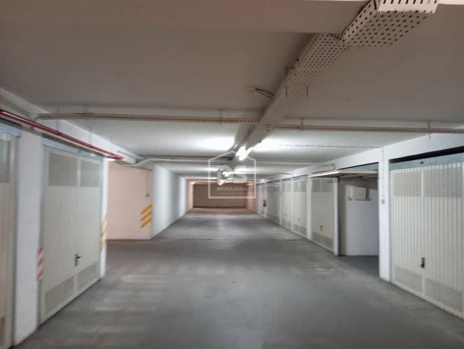 Garagem para Venda em Alto do Seixalinho, Santo André e Verderena Foto 11