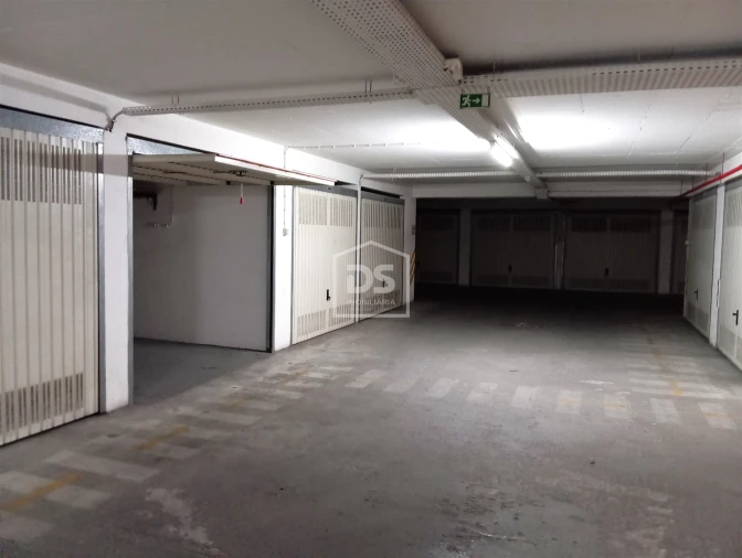 Garagem para Venda em Alto do Seixalinho, Santo André e Verderena Foto 12