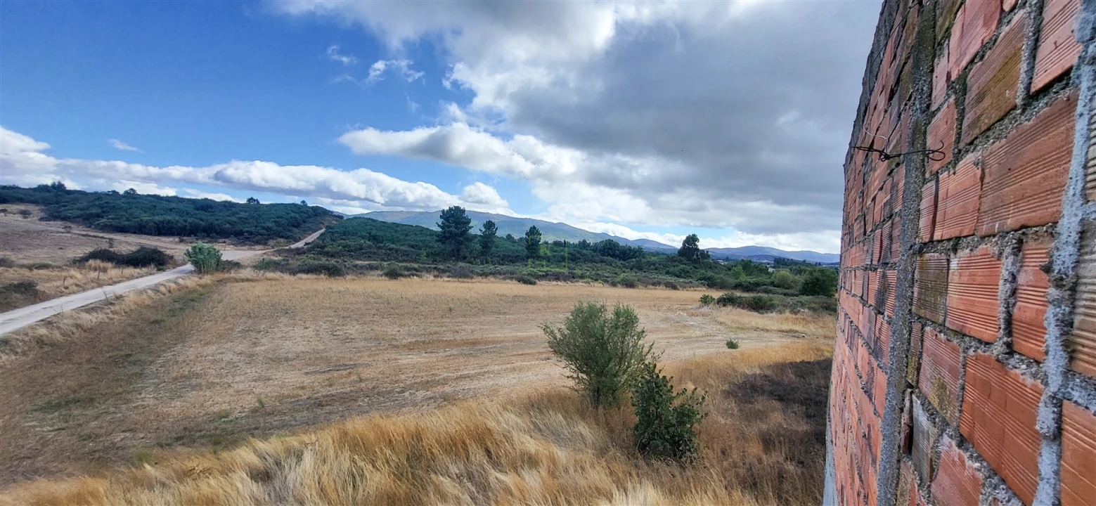 Terreno para Venda em Alcaria Foto 56