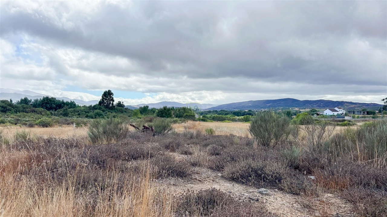 Terreno para Venda em Alcaria Foto 38