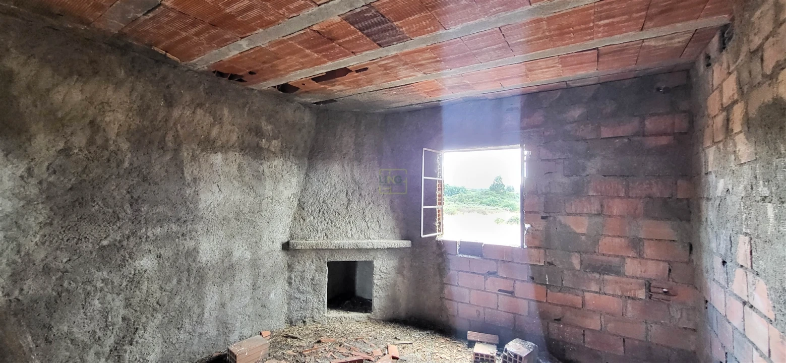 Terreno para Venda em Alcaria Foto 2